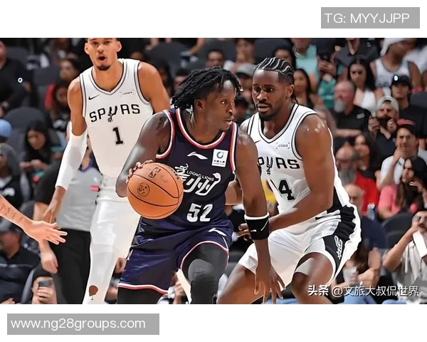 上好闹钟!NBA季前赛龙狮北美行首战明早8点激情对决马刺 上好闹钟!NBA季前赛龙狮北美行首战明早8点激情对决马刺