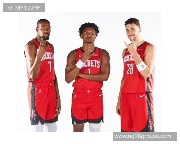 开拓者球迷嘉年华对抗赛黑队险胜白队杨瀚森队友夏普荣膺MVP称号 开拓者球迷嘉年华对抗赛黑队险胜白队杨瀚森队友夏普荣膺MVP称号