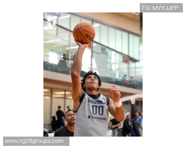 独行侠训练阵容惊艳全场弗拉格华盛顿浓眉莱夫利携手出击 独行侠训练阵容惊艳全场弗拉格华盛顿浓眉莱夫利携手出击