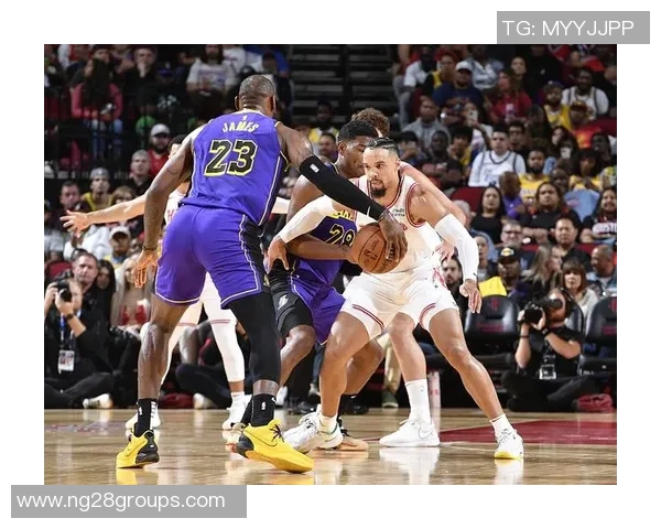 狄龙超远助攻阿伦上反篮湖人紧急喊停恶人空接瞬间 狄龙超远助攻阿伦上反篮湖人紧急喊停恶人空接瞬间