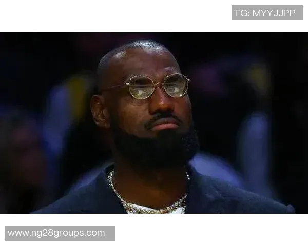 职业赌徒琼斯自称詹姆斯好友在维加斯赌场游走以求信任与机会